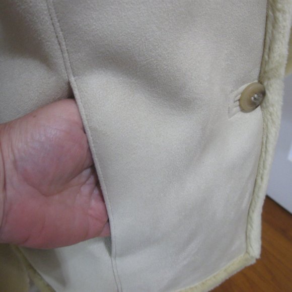 ***SOLD***  Calvin Klein Ultra Soft Faux Shearling Coat sz L Cream Beige - Picture 4 of 14